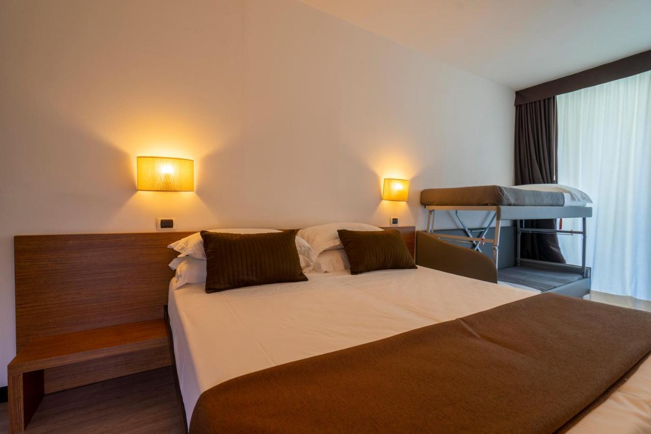 Hotel Cristallo Rimini Eksteriør bilde