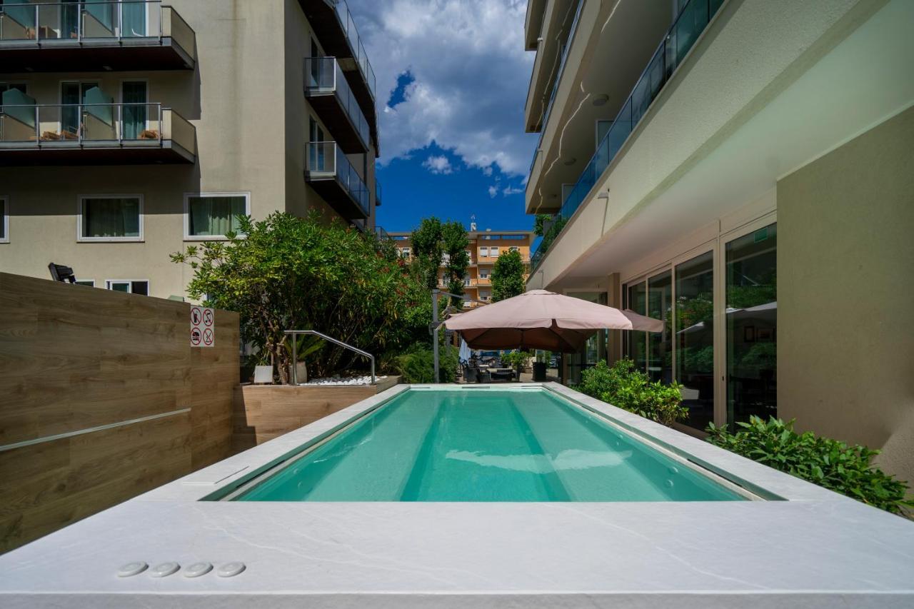 Hotel Cristallo Rimini Eksteriør bilde