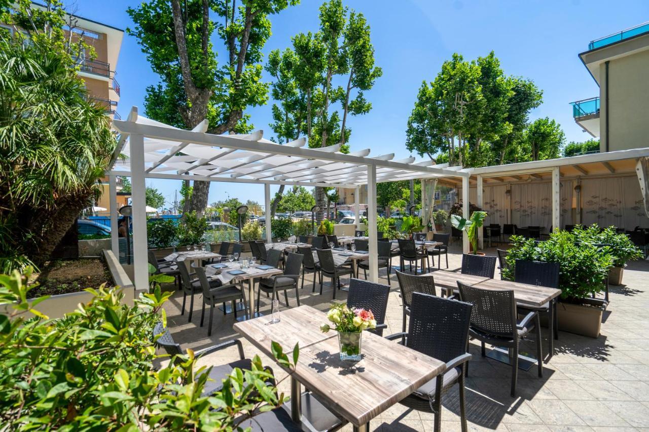 Hotel Cristallo Rimini Eksteriør bilde