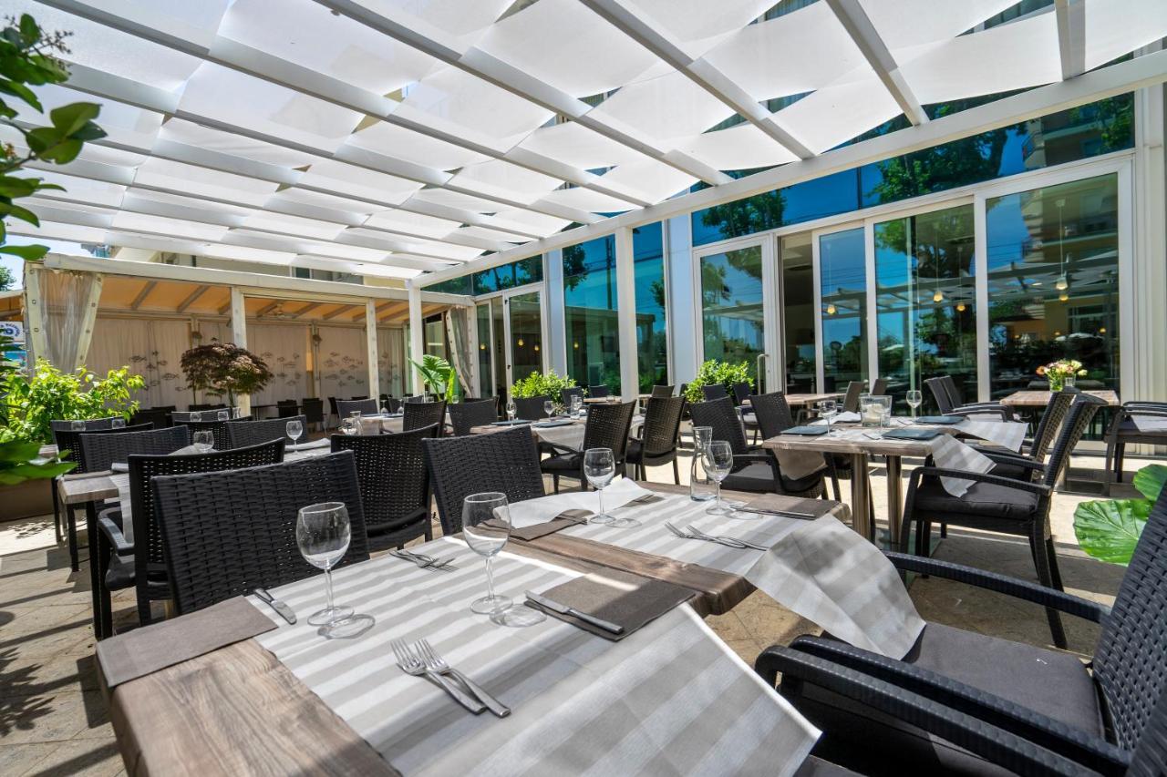 Hotel Cristallo Rimini Eksteriør bilde